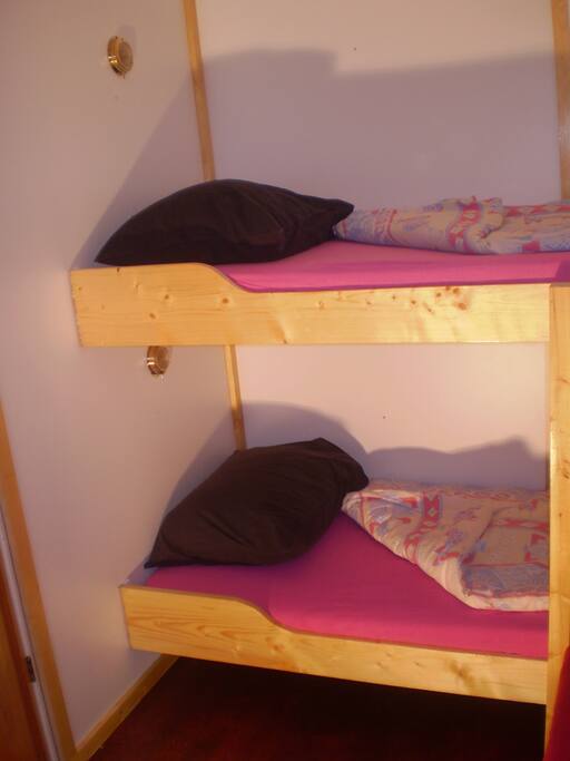 kajuit met 2 stapelbedden