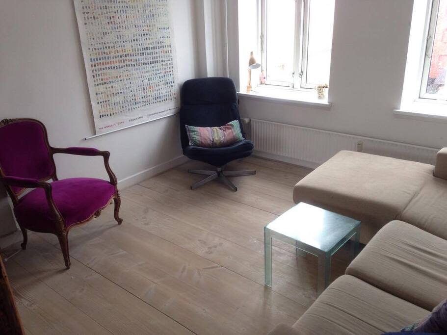 comfortable, modern (and bright!) living room