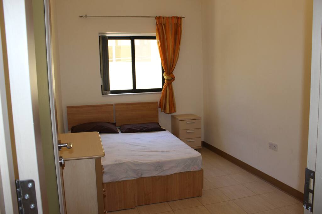 BEDROOM / DORMITORIO