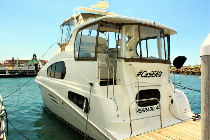 Dockside Boat & Bed, Caseata