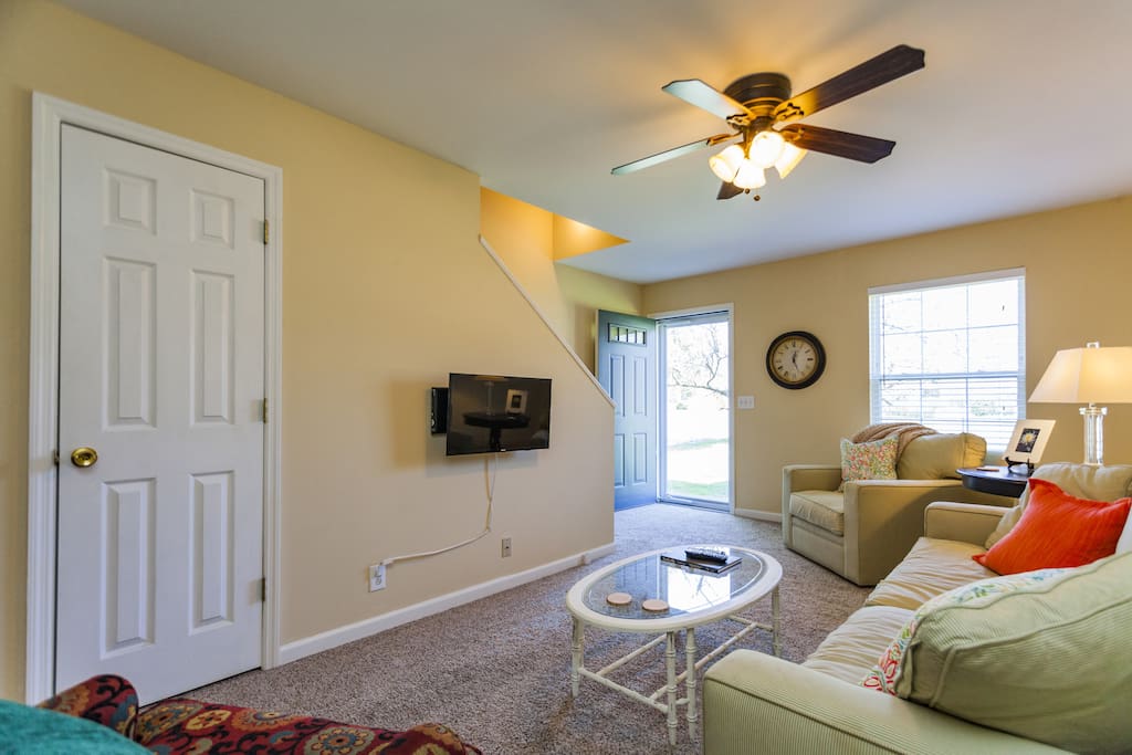 Spacious living room