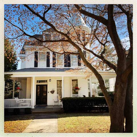 Charming Victorian home in Roland Park, Baltimore.