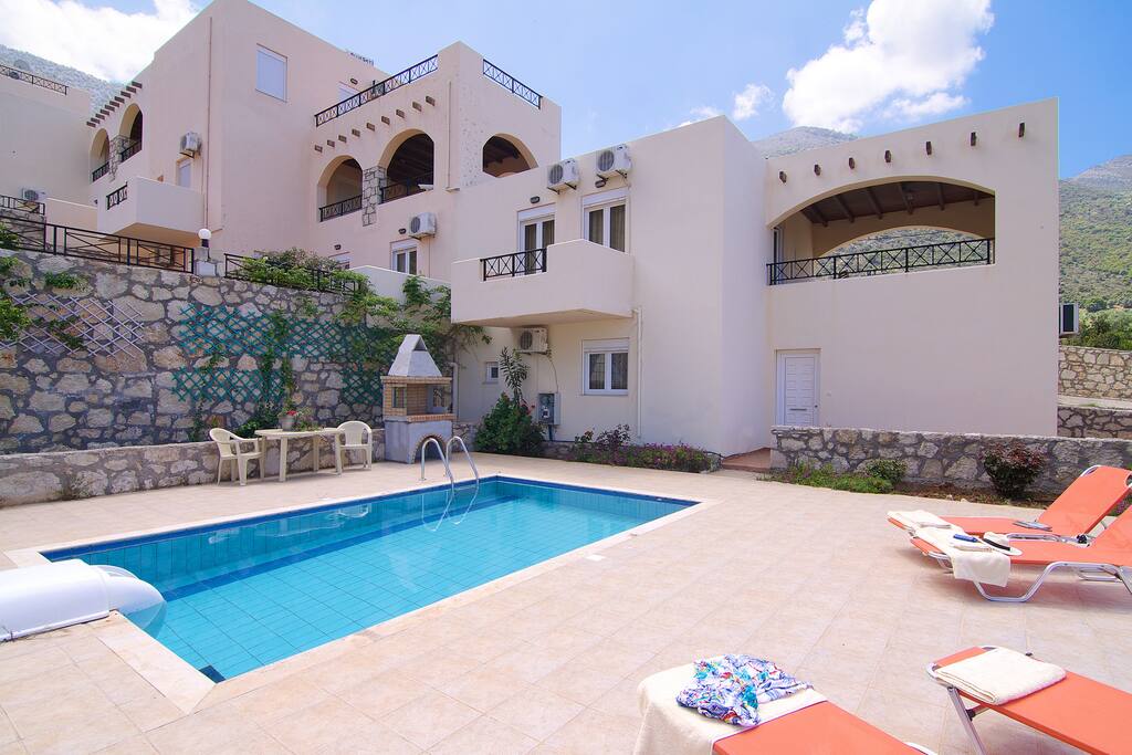 VILLA KOSTIS POOL