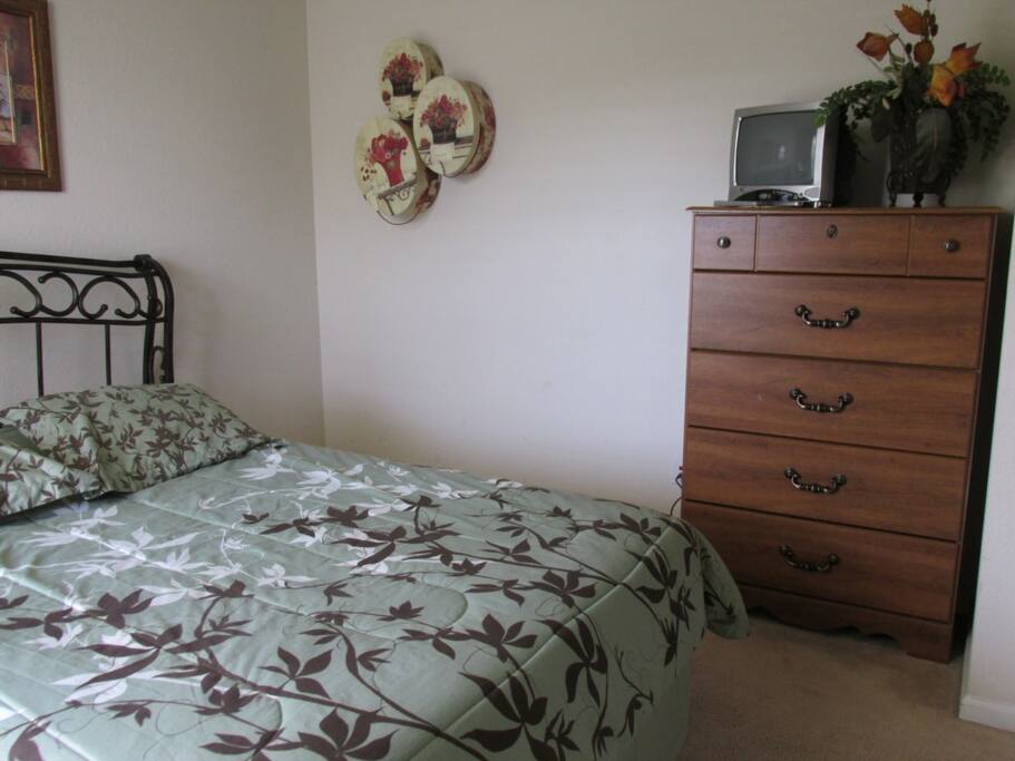 Sweet Home Vacation Disney Rentals Vacation Homes Florida Orlando Trafalgar Village Resort (Bedroom)