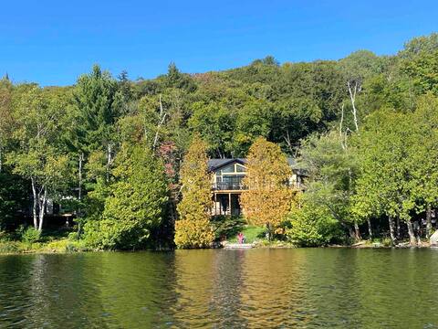 Muskoka cottage on baylake with Hot Tub/Spa!