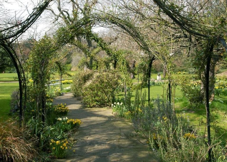 The charming garden square