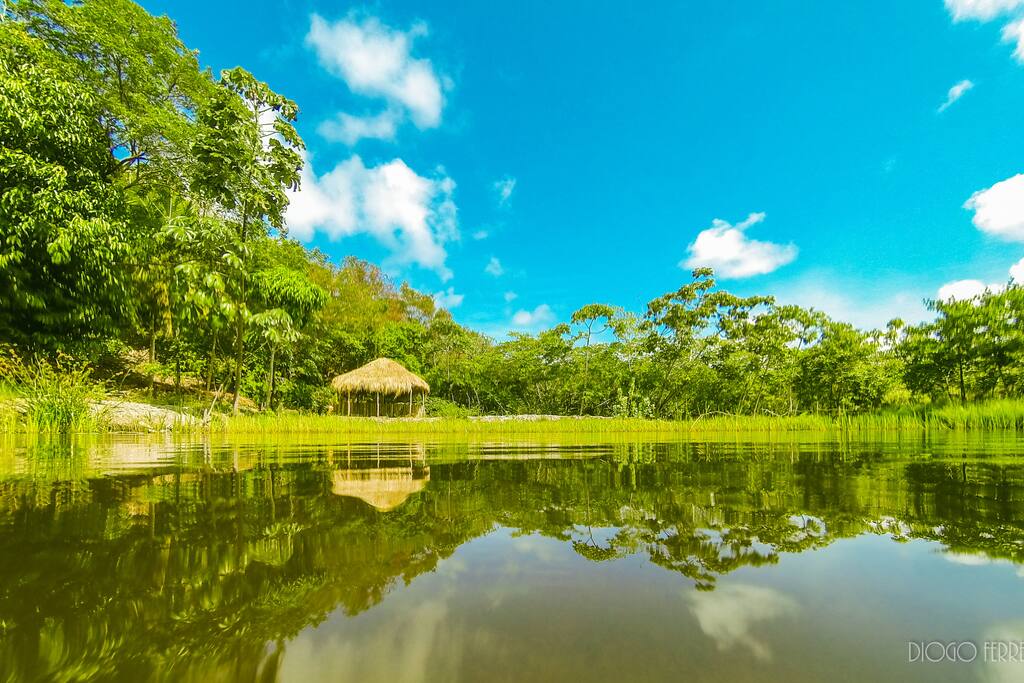 Área onde encontramos as nascentes do Rio Jaguaribe.
Nas margens do Lago das Nascentes, podem ser montadas barracas para camping!