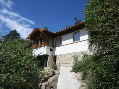 Suite in the middle of Mountain. View. Comfort. Serenity.