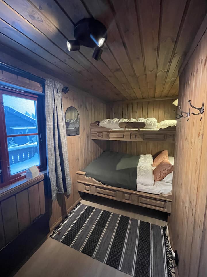 Spálňa 2 : spálňa s matracom 150 cm a 90 cm 