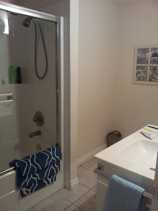 4 piece bathroom