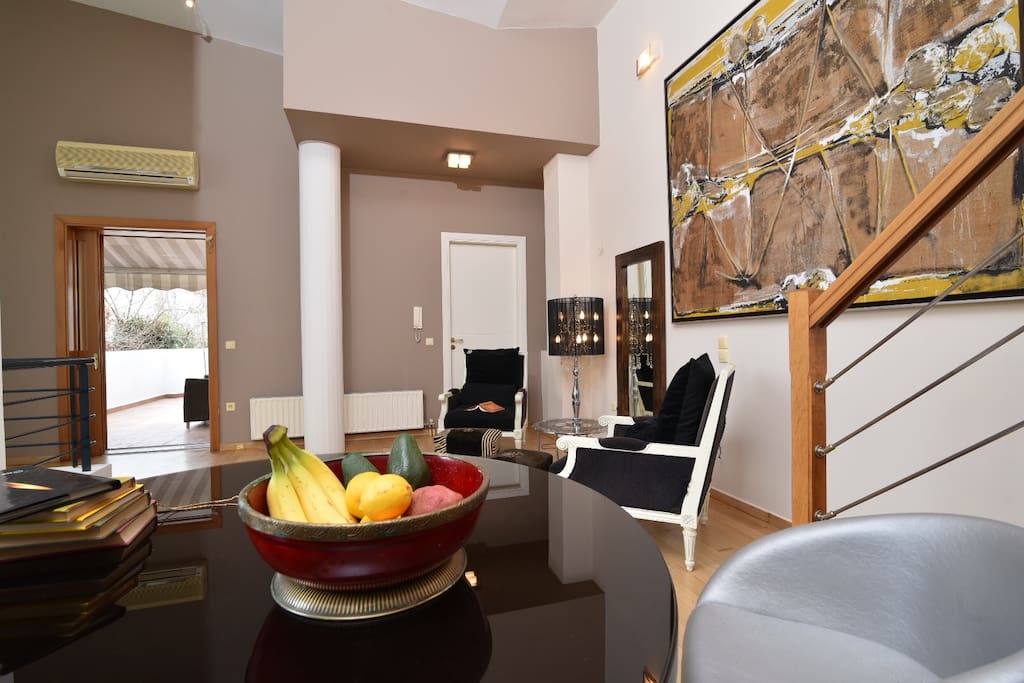 Spacious living room