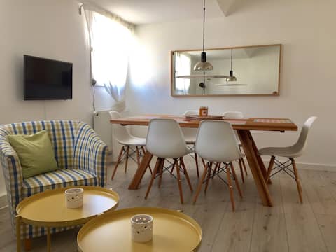 Top Airbnb: Sunny 4-room apartment in the Malerviertel in Erfurt