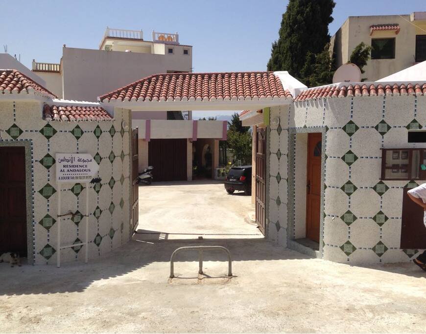 l'entrée de la résidence