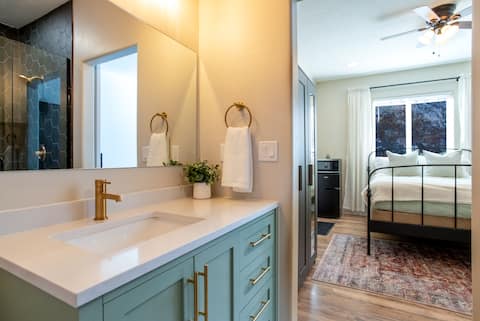 Successful Airbnb property: New secluded suite near Zion National Park. in Hurricane
