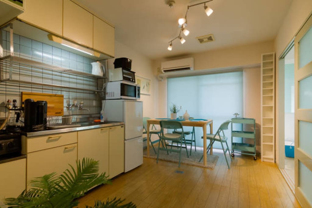 Welcome to your home in Osaka. Located in very central Namba, spacious 2 bed room apartment with a dining/living which gets lots of sunshine