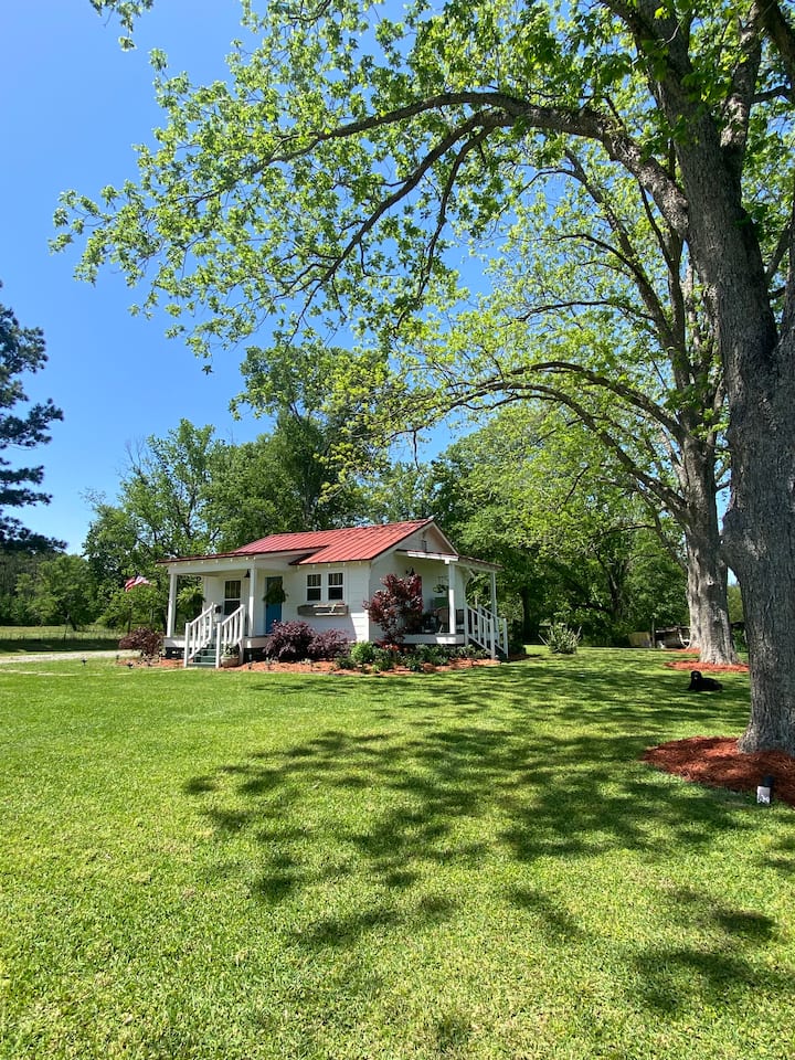 “The Little House” Featured on HGTV’s Hometown Cottages for Rent in