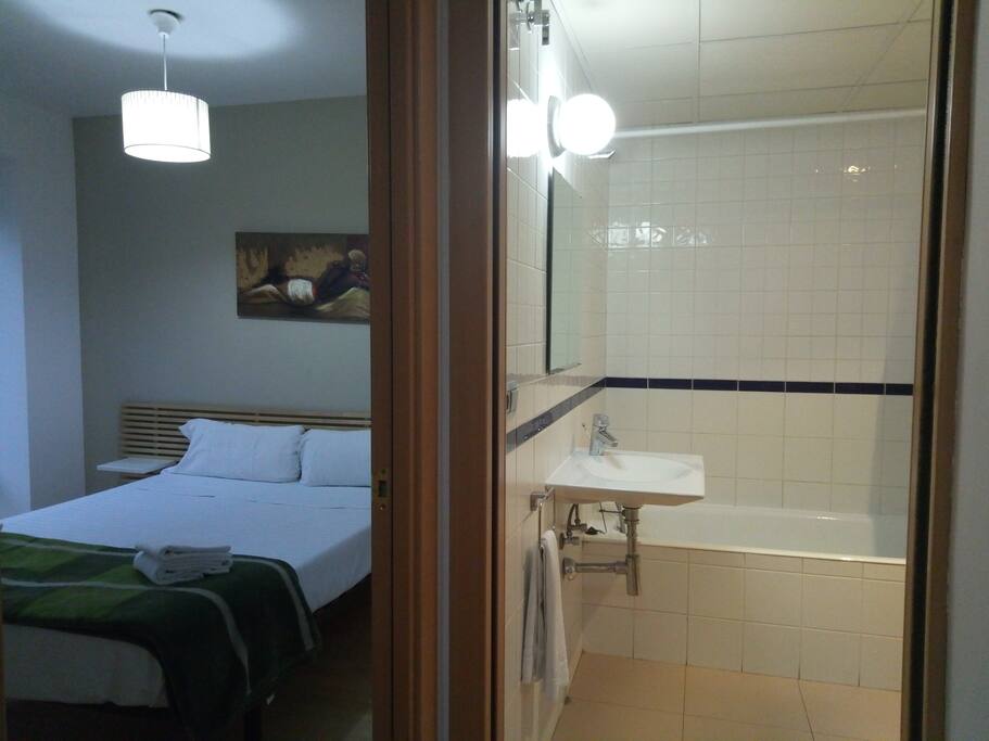 DORMITORIO Y BAÑO