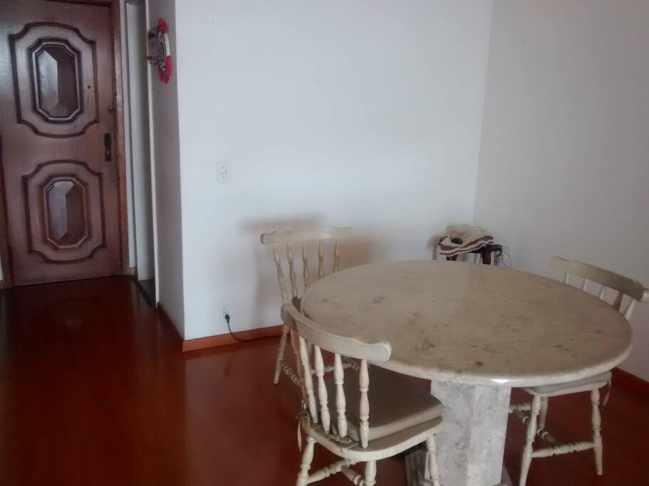 mesa para refeiçoes