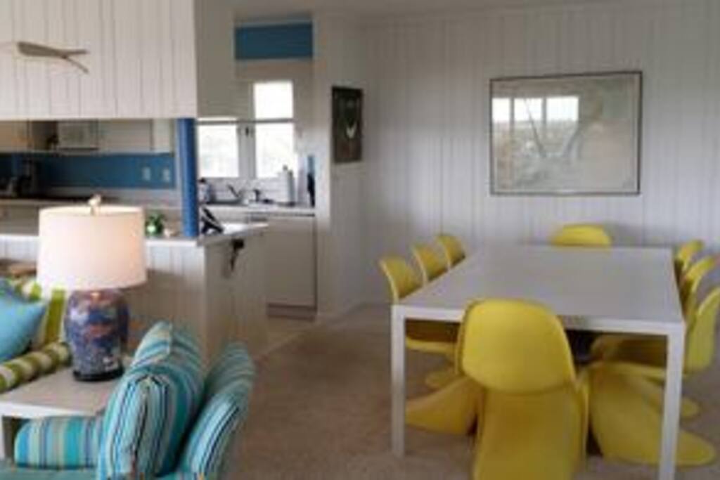 Dining area off kitchen and living room