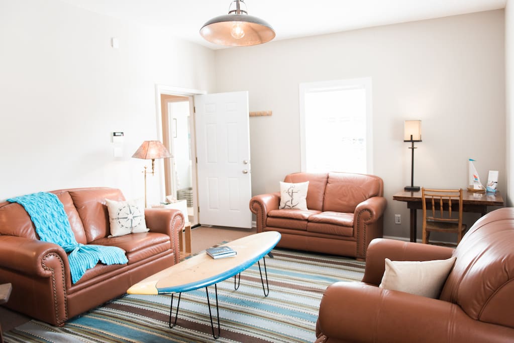 Anchor your Knoxville stay with us