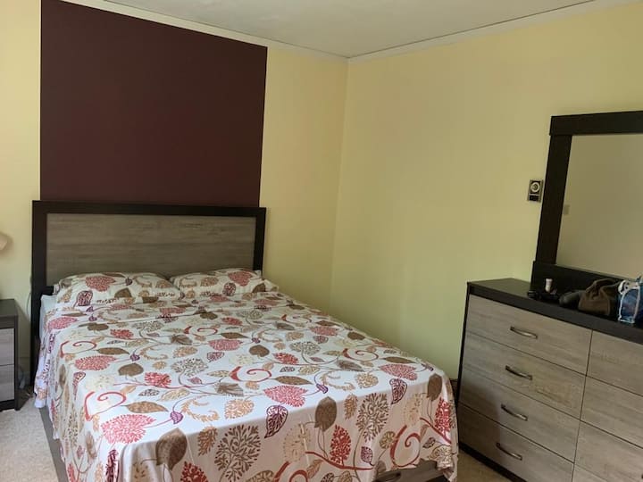 Bedroom 3 -Queen -upper level