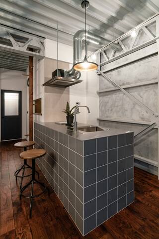 4BR w/ 2 showers @Best Location for touring Tokyo gallery image 3