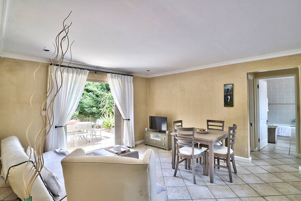Lounge and dining area