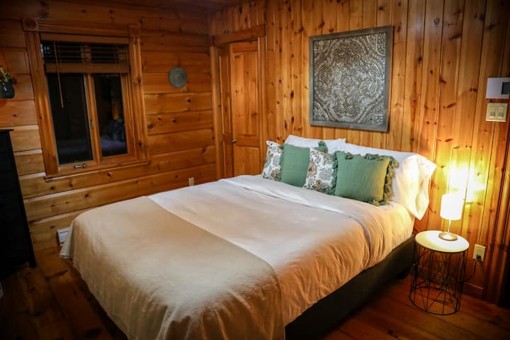 Chambre #1 avec toute les commoditées / Bedroom #1 with all commodities