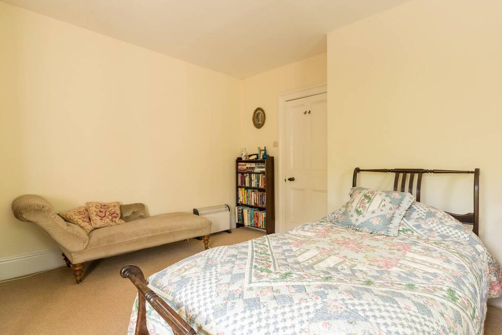 Twin Bedroom