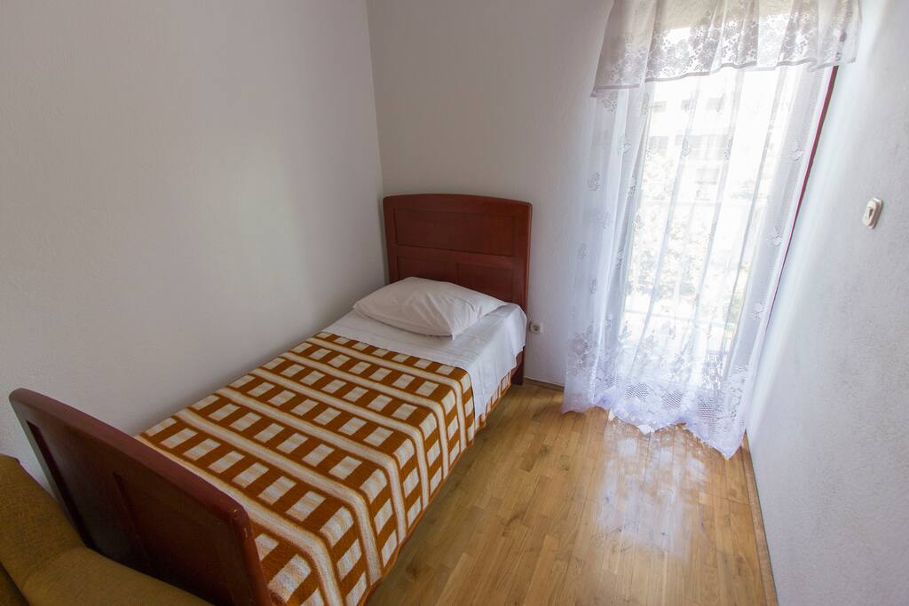 single-bed room