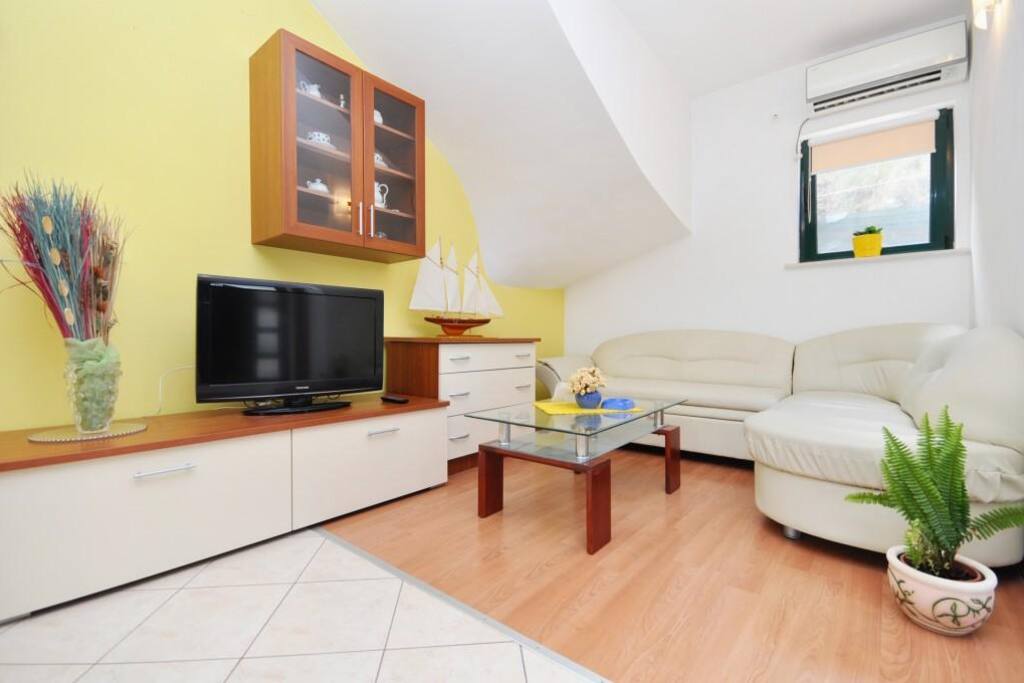 Living room, Surface: 7 m²