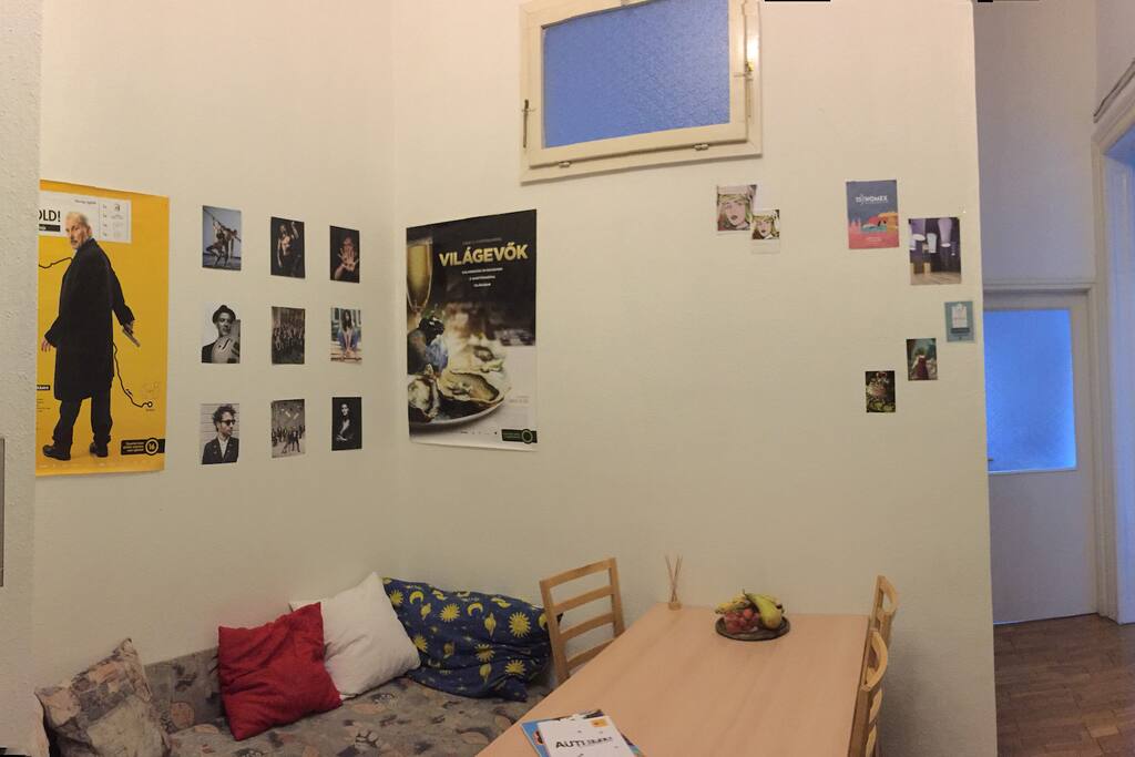 The Living Room (photo2)