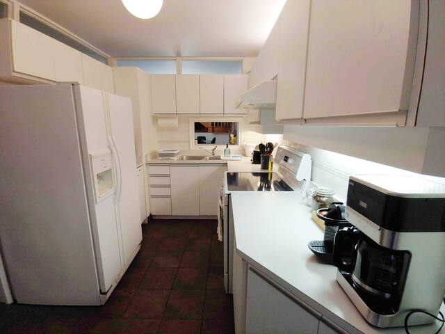 Elegant Private House – Heart of Downtown gallery image 5