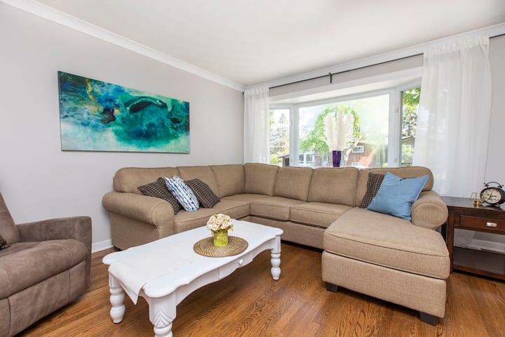 Beautiful Modern 3bd Main Floor Suite - Ottawa