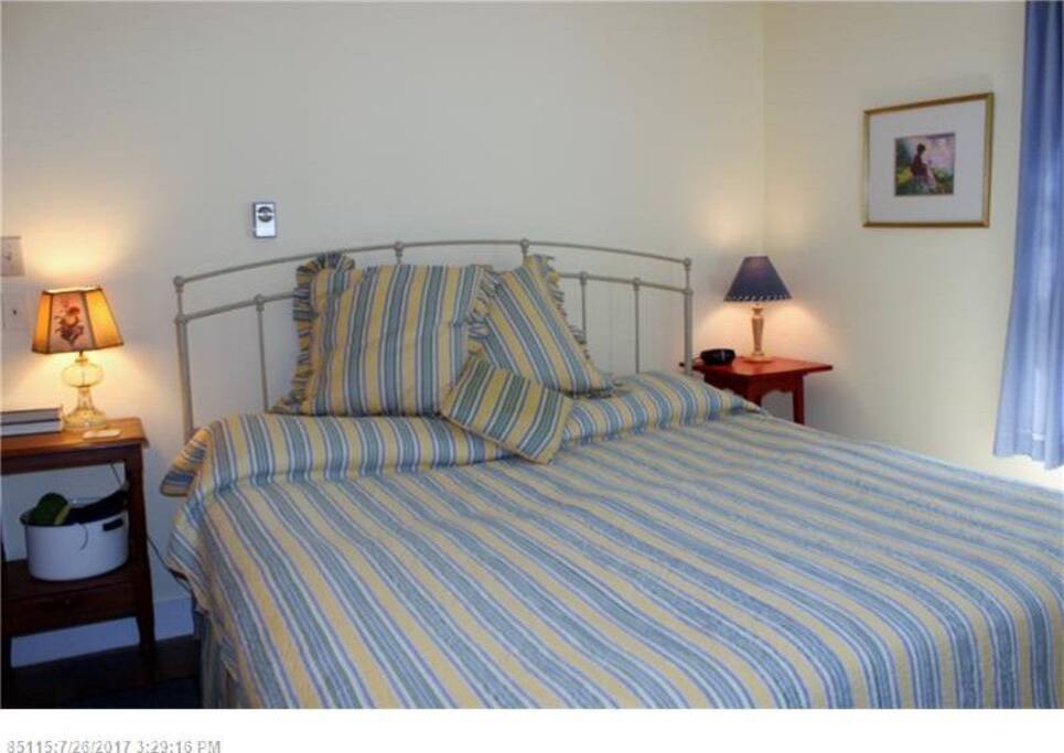 Queen Bedroom