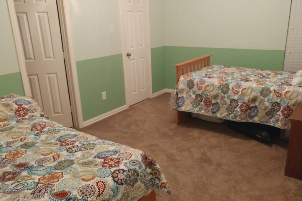 room with 2 beds and private bathroom