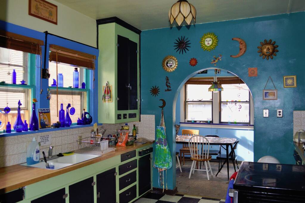 Large, beautiful kitchen with all amenities.