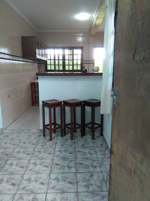 balcão para tira gosto, batendo papo