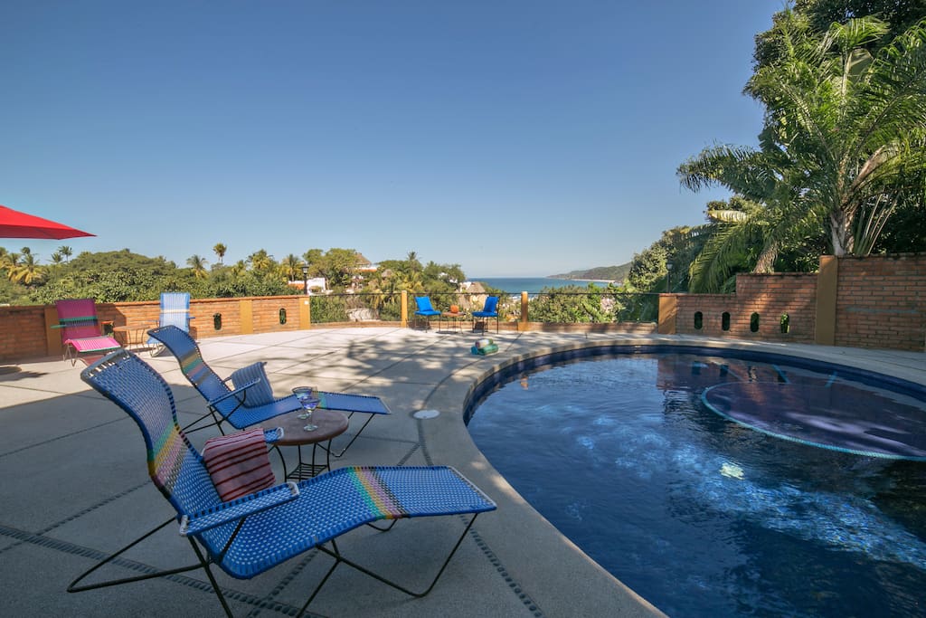 Nautilus shaped pool