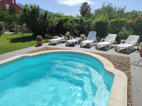 House comfortable pool and views of the Albères