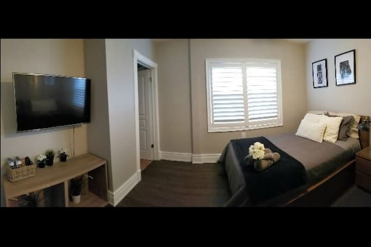 THE TRAVELER'S ROOM: LESS THAN 5 MIN WALK TO FALLS