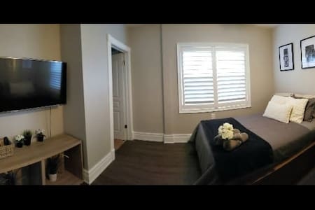 THE TRAVELER'S ROOM: LESS THAN 5 MIN WALK TO FALLS