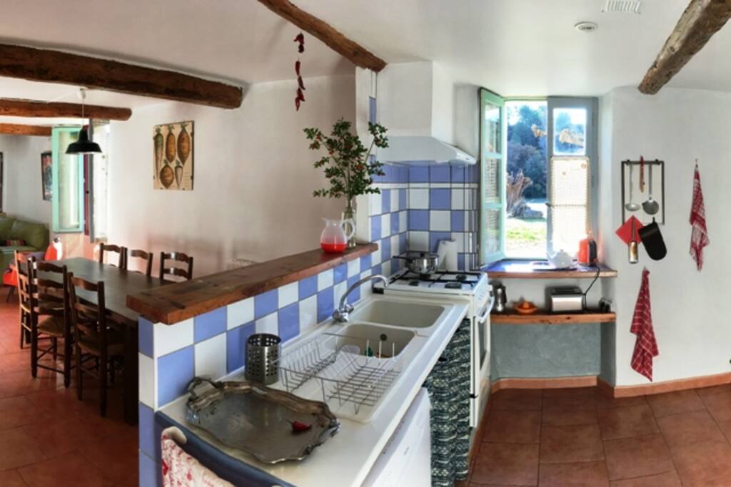 rez de chaussée cuisine ouverte sur pièce à vivre