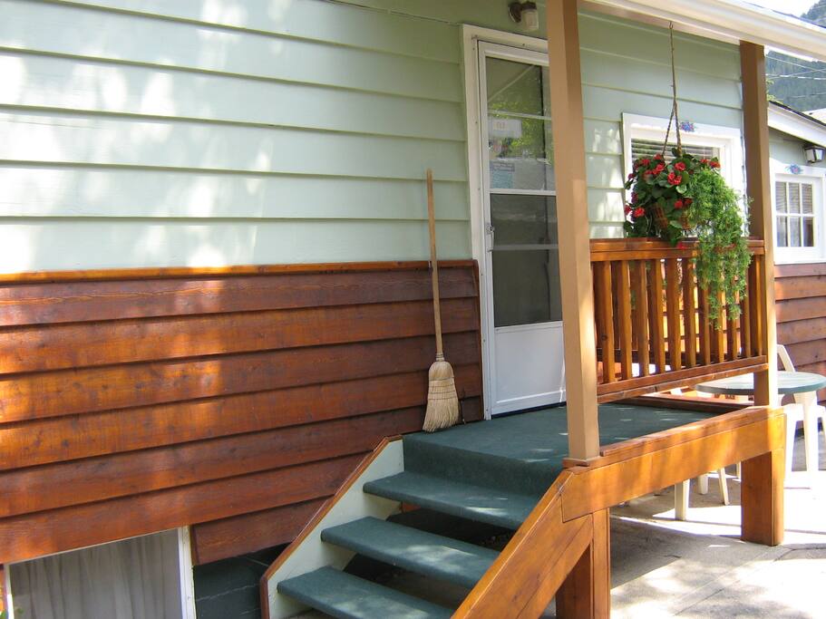 Elk Cabin entrance