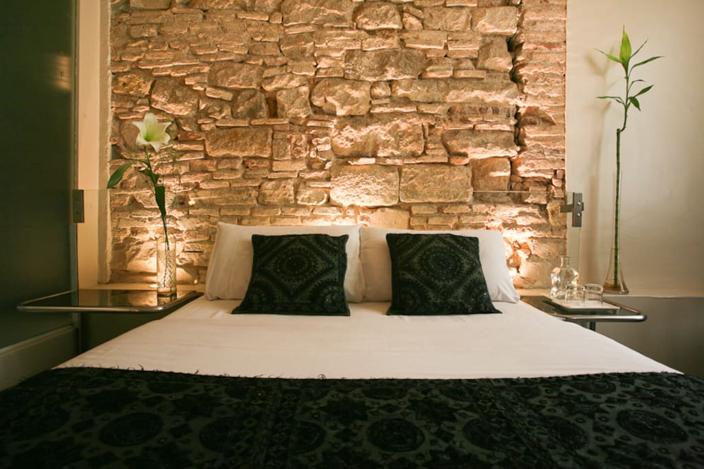 basic double room en suite - sleep up to 2 persons
