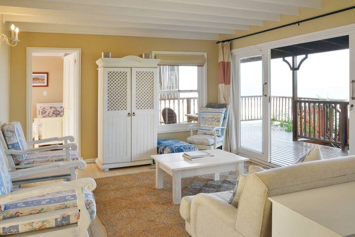 House on Hilltop view Scarborough gallery image 3