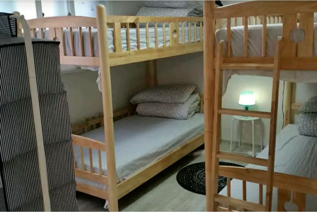 4people's room