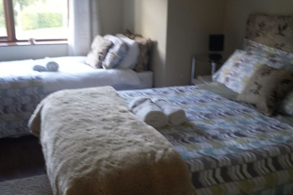 Cosy Double and Single Bed