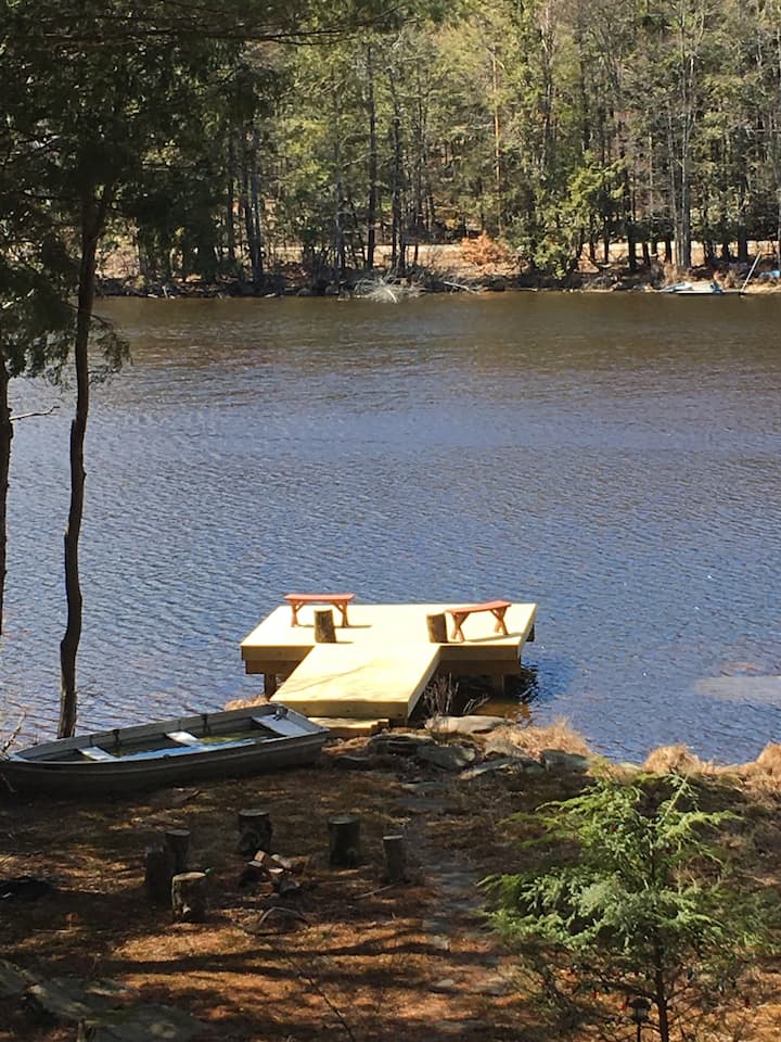 Lake Front Catskills Lodge Cabins for Rent in Smallwood, New York