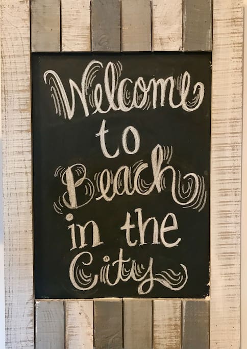Midtown Living: Beach in the City Theme